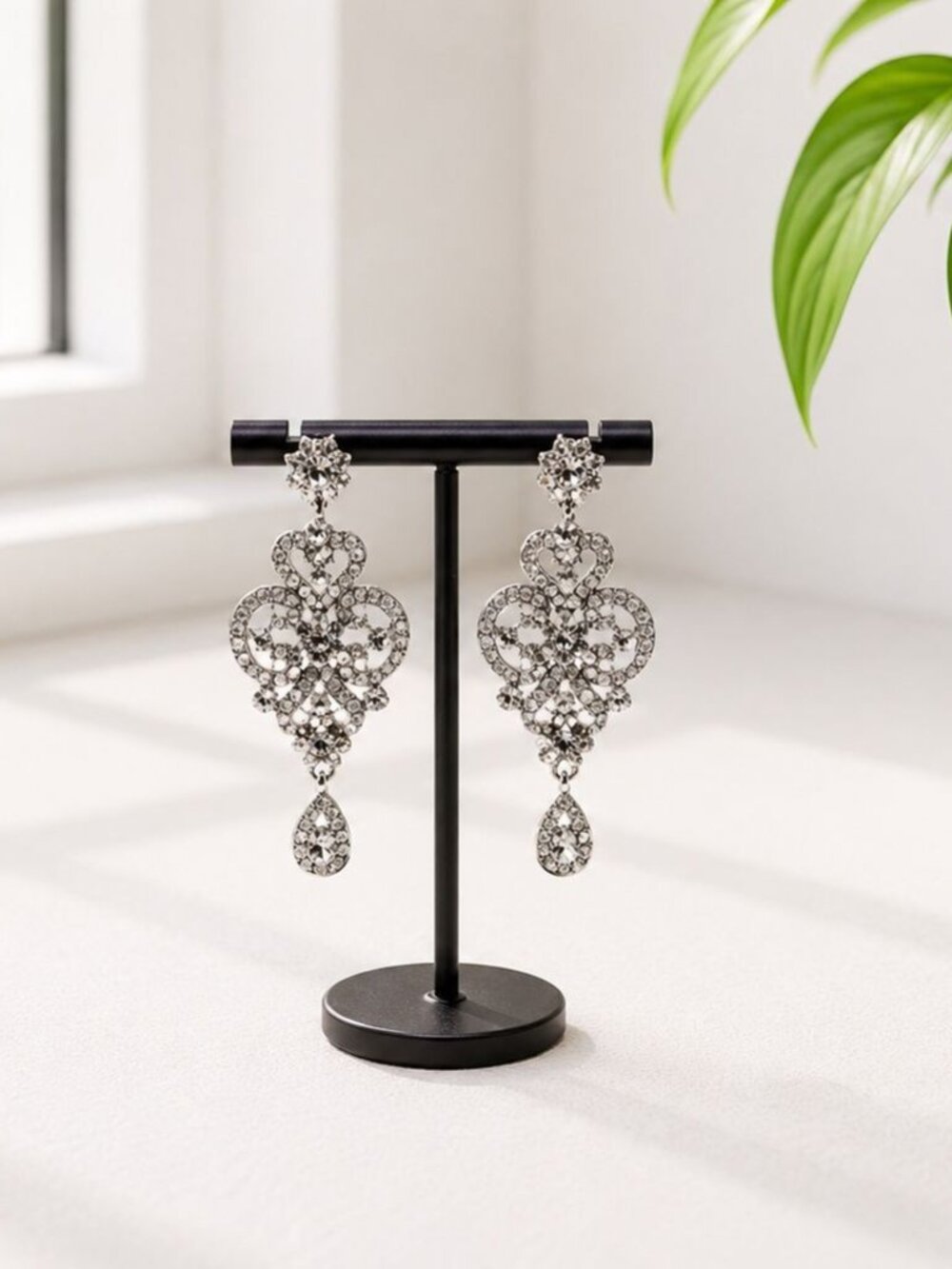 Crystal Rhinestone Filigree Drop Earrings Vintage-Inspired Statement Jewelry For